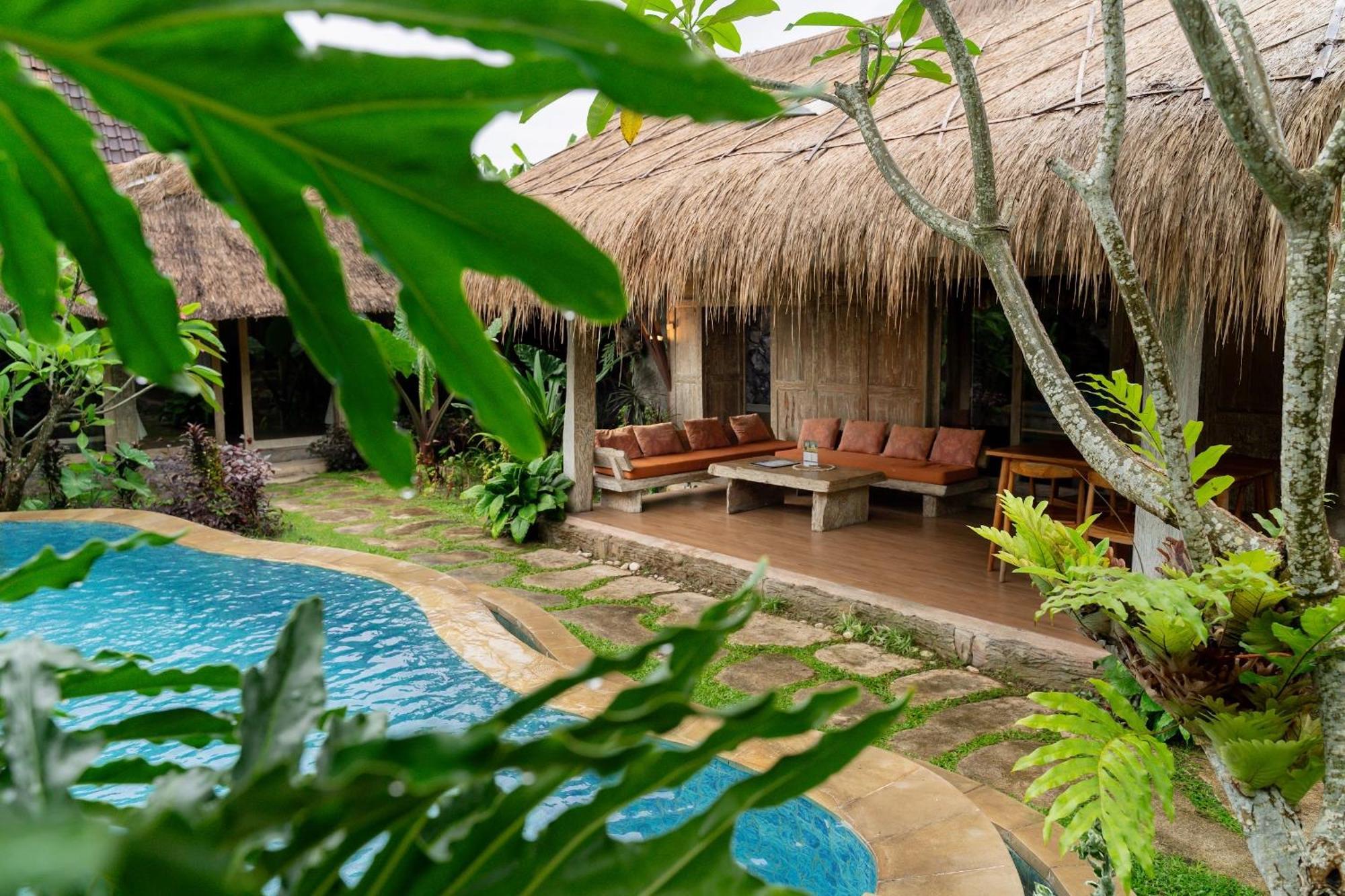 Puri Samaira Villa Tanjung  Bagian luar foto