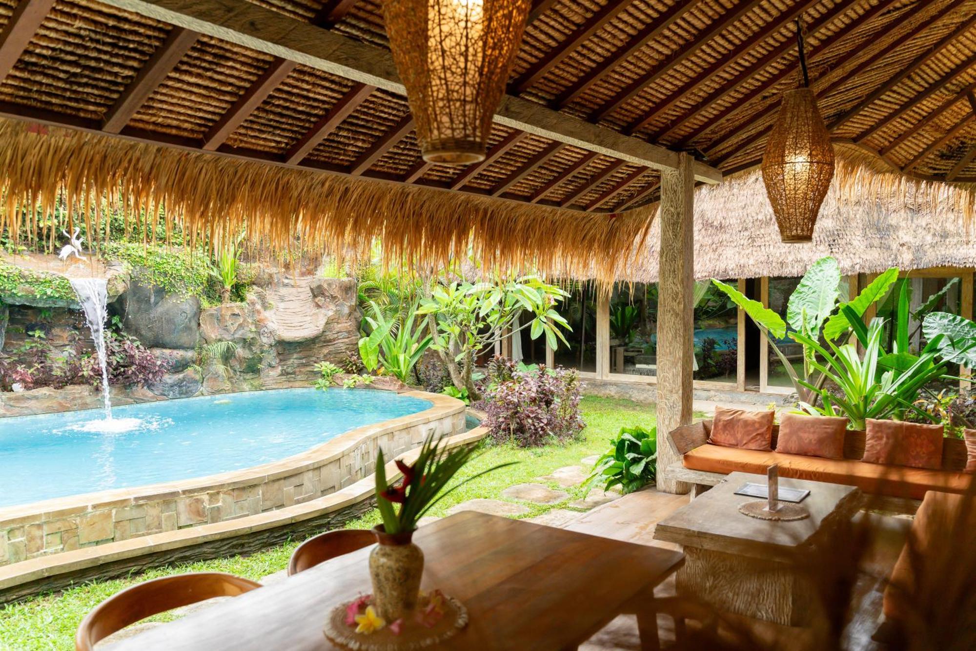 Puri Samaira Villa Tanjung  Bagian luar foto