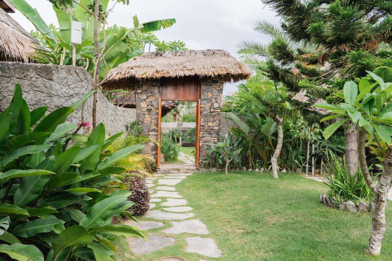 Puri Samaira Villa Tanjung  Bagian luar foto